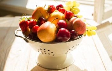 ovocie v miske na chudnutie